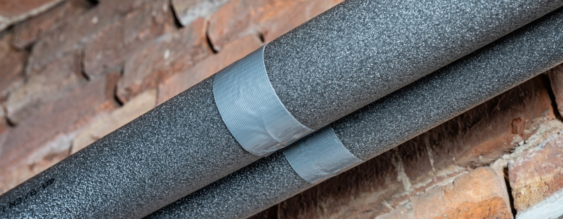 Taśma naprawcza DUCT TAPE w akcji – niezawodna pomoc na budowie i w domu