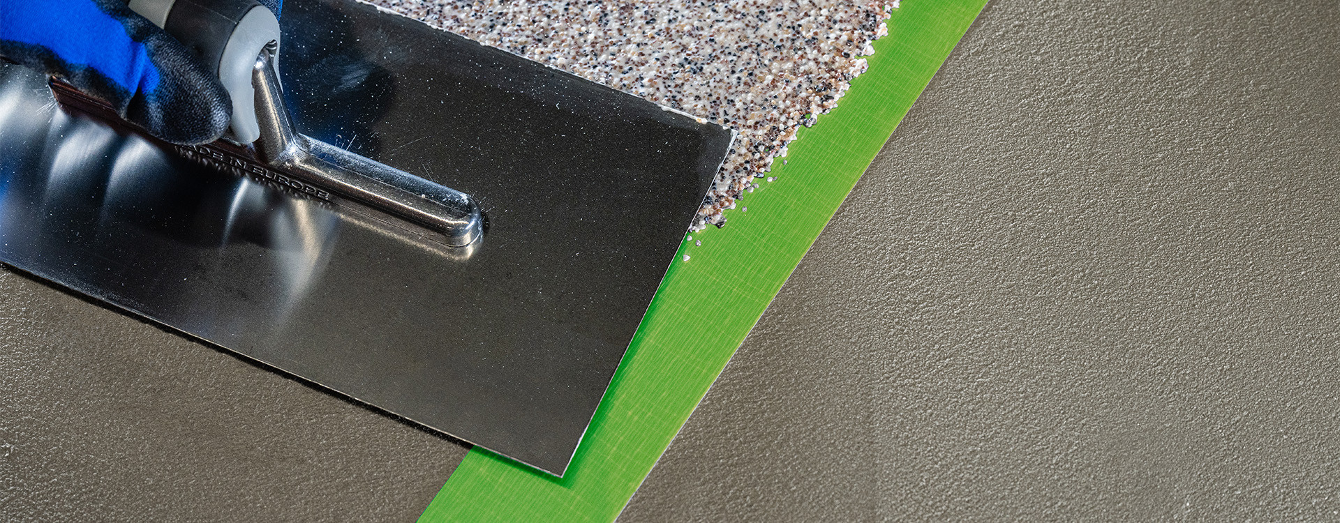 Taśma tynkarska elewacyjna – ochrona powierzchni podczas prac elewacyjnych. Dlaczego warto sięgnąć po taśmę tynkarską?