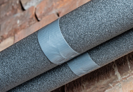 Taśma naprawcza DUCT TAPE w akcji – niezawodna pomoc na budowie i w domu