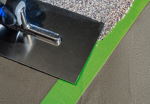 Taśma tynkarska elewacyjna – ochrona powierzchni podczas prac elewacyjnych. Dlaczego warto sięgnąć po taśmę tynkarską?